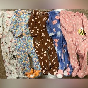 Bundle of 5 sleepers from Carters 6 months